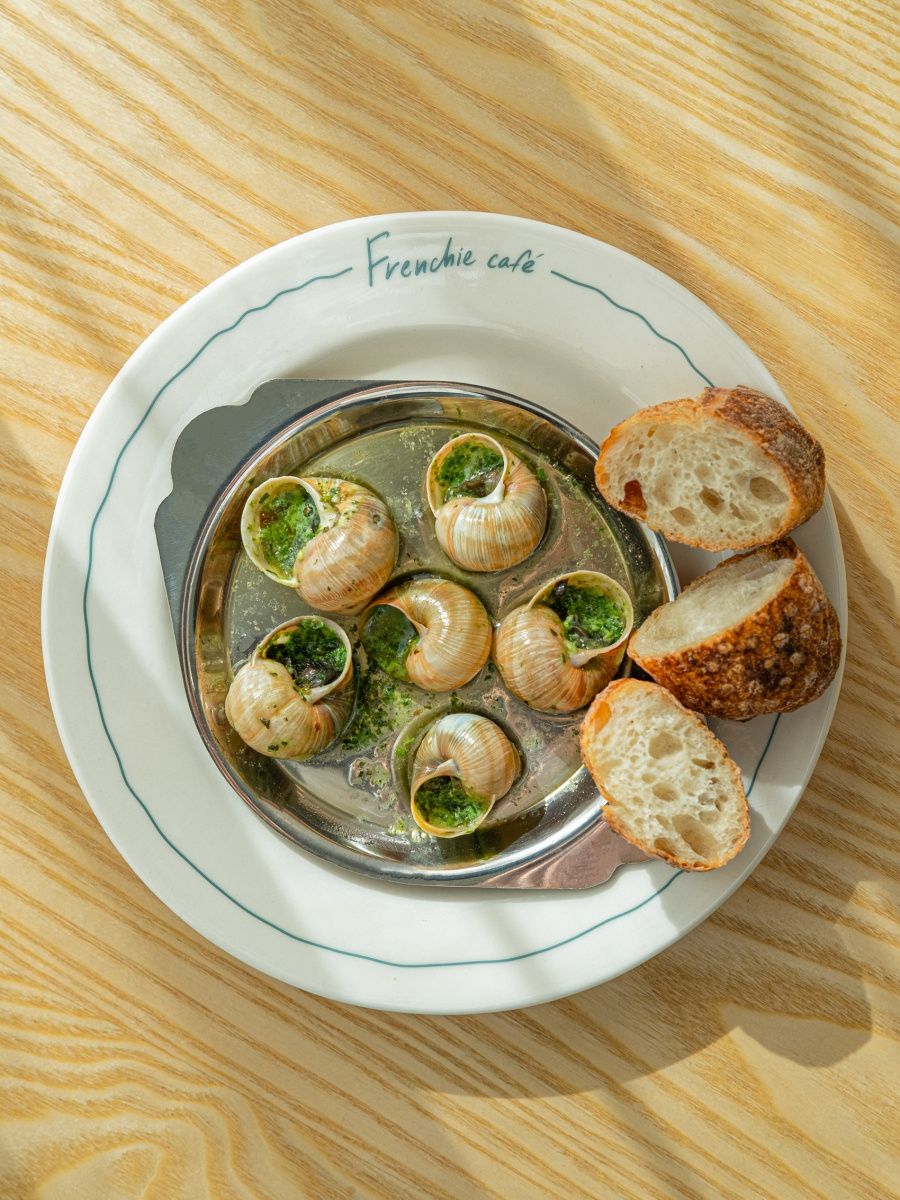 Frenchie Cafe